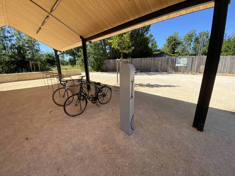 Electric bike charging points and parking rings